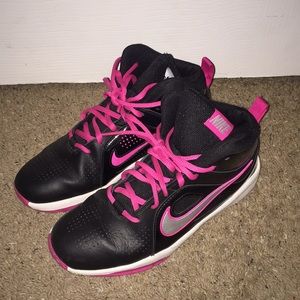 Basketball shoes